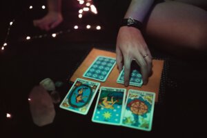 who gets accurate yes no tarot